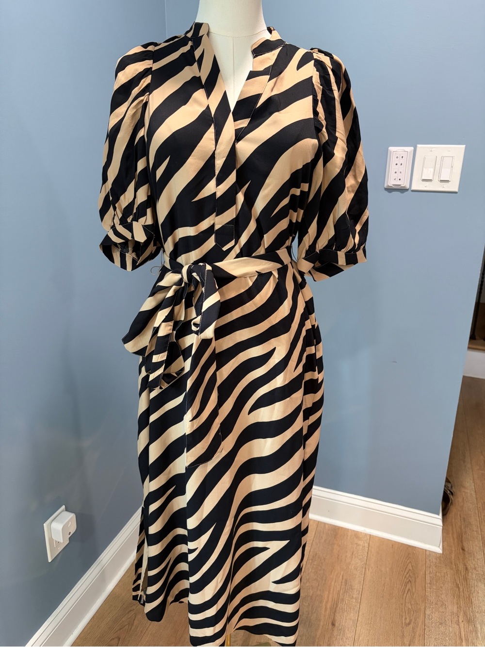 NWT Ann Taylor Petite Zebra Print Midi Dress XXSP Belted Puff Sleeve